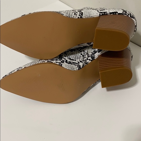 Laicigo Boots snakeskin pattern black gray & white size 7 - Picture 8 of 9